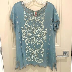 Johnny Was short sleeve top with embroidered design